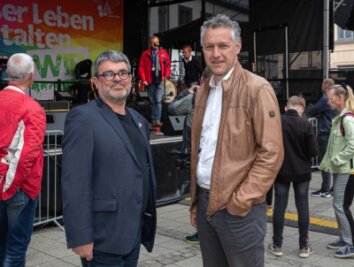 Landratswahl: Warum der DGB-Chef die CDU unterstützt - Ralf Hron (l.) und Carsten Michaelis bei einer Veranstaltung am vergangenen Wochenende in Zwickau. 
