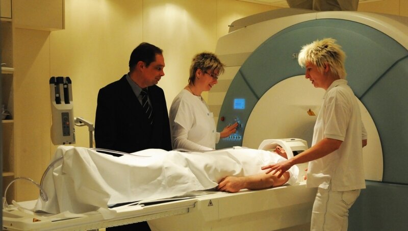 Lang ersehntes MRT läuft derzeit im Probebetrieb - Getestet wird gegenwärtig der neue Magnetresonanztomograph im Stollberger Krankenhaus.