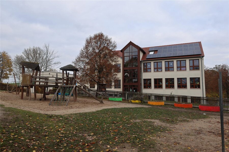 Langenbernsdorf: Interesse an neuer Oberschule ist groß - Einen Anbau an der Grundschule Langenbernsdorf, um dort die freie Oberschule zu etablieren, hat der Verein verworfen. Es gibt Probleme mit dem Grundstück.