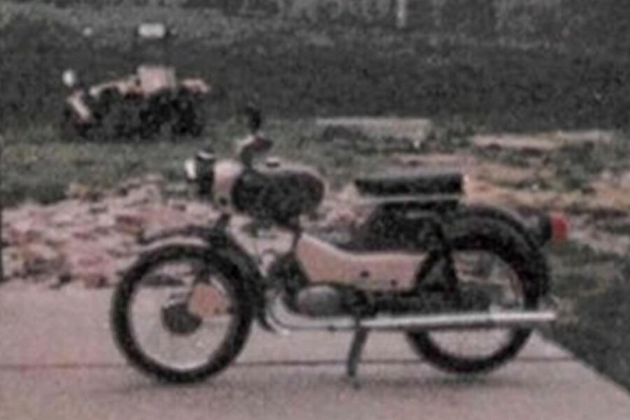 Langenhessen: Zwei Simson-Oldtimer aus Garage gestohlen - Auch dieses Simson-Moped vom Typ „Spatz“ wurde gestohlen.