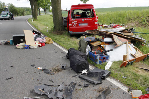 Langenleuba-Oberhain: 50-Jährige stirbt bei Unfall auf der B95 - 