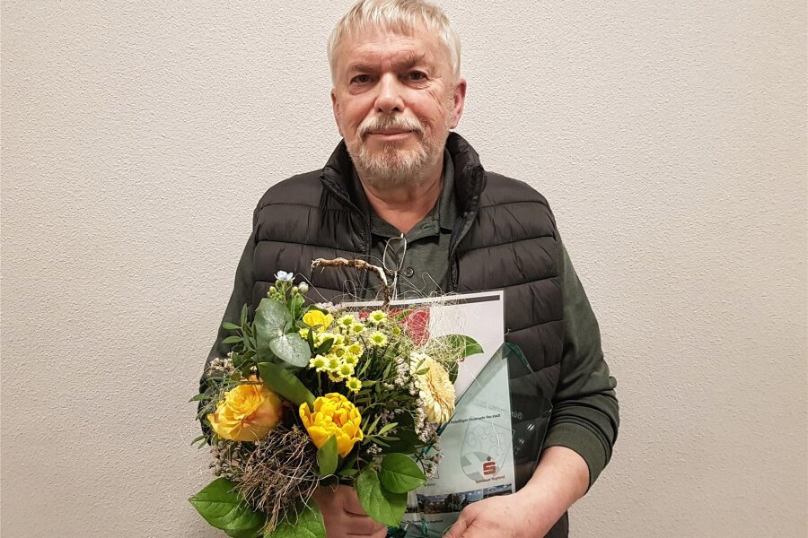 Langjähriger Einsatz für die Neustädter Feuerwehr mit Bürgerpreis geehrt - Gerd Zoller hat für seinen ehrenamtlichen Dienst bei der Feuerwehr Neustadt den Bürgerpreis erhalten.