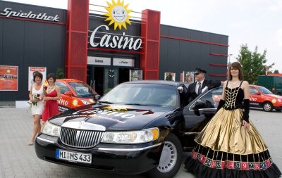 Las-Vegas-Flair zieht auf die grüne Wiese - 
              <p class="artikelinhalt">Zur Einweihung des Casinos in Plauen veranstaltete das Unternehmen eine große Party. </p>
            