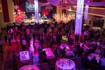 Last-Minute Tipps: Saisonstart der Tanzstunden-Abschlussbälle in Freiberg - Der Ballsaal des Tivoli Freiberg - hier werden die Abschlussbälle der Saison stattfinden. Im Bild der Tanzabend im März 2023.