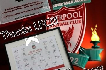 Laufstrecke führt bis Liverpool - Vom FC Liverpool gab es als Dankeschön Autogramme. 
