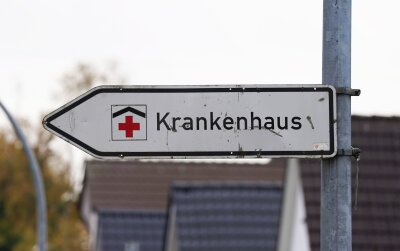Lauterbach will Klinikreform trotz Differenzen vorantreiben - Heute plant Bundesgesundheitsminister Karl Lauterbach erneut mit den Ressortchefs der Länder über die geplante Neuaufstellung der Krankenhäuser in Deutschland zu beraten.