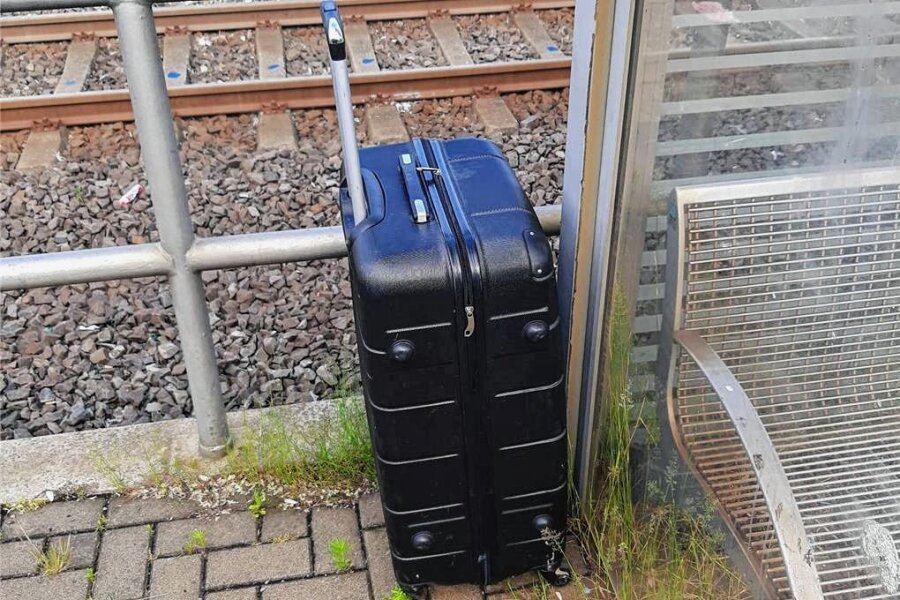 Leerer Koffer löst Polizeieinsatz in Burgstädt aus - Ein herrenloser Koffer brachte den Zugverkehr in Burgstädt stundenlang zum Erliegen.