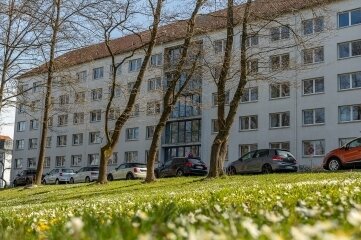 Leerstand: Vogtlandkreis lässt Internat abreißen - Die Tage des Wohnheimes an der Parkstraße sind gezählt: Im Sommer soll der Bau aus DDR-Zeiten abgerissen werden.