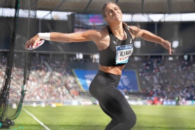 Leichtathletik: Weltklasse beim 20. Thumer Werfertag - Olympiasiegerin Valerie Allmann aus den USA, die aktuell auch die Weltrangliste anführt, lässt den Diskus in Thum fliegen. 