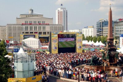 Leipzig feiert die EM: Sachsens größte Fußball-Party kostet Millionen Euro - Wie bei der WM 2006 dürfen sich die Fans auch dieses Mal auf eine riesige Videowand freuen, auf der alle 51 Spiele live übertragen werden.