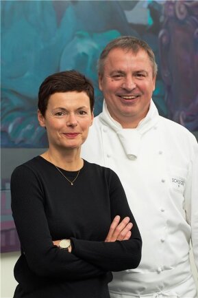Ein Paar im Job und im privaten Leben: Petra Schlegel zeichnet für den Service verantwortlich, Detlef Schlegel ist der Chef in der Küche. 
