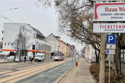 Leipziger Straße in Zwickau: Tempo 30 bleibt bestehen - Ab der "Neuen Welt" wurde, nachdem die Straßenschäden behoben wurden, das Tempolimit wieder aufgehoben. 