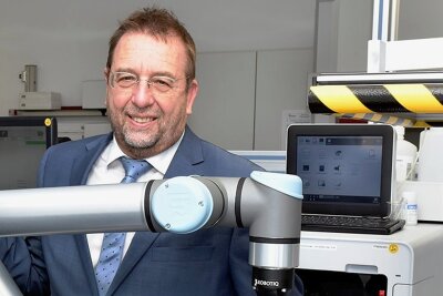 Leiter von PCR-Testlabor in Plauen erwartet keine Testflut wegen Omikron - Michael Praus ist Biochemiker und Facharzt für Laboratoriumsmedizin.