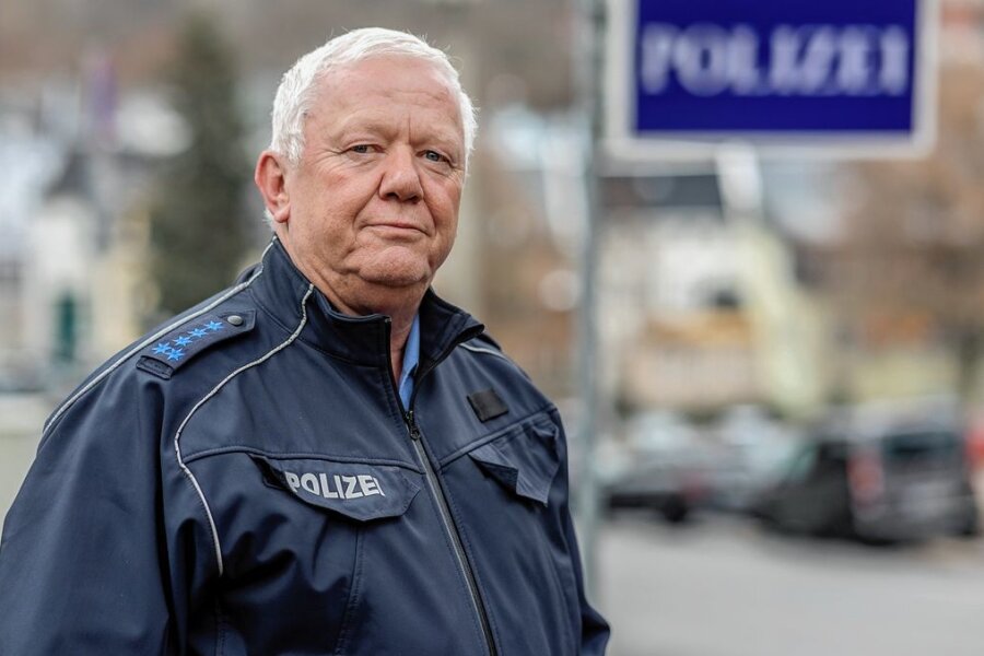 Letzter Dienst für Auerbacher Bürgerpolizist naht - "Ich war allemeitag auf der Straße", sagt Bürgerpolizist Peter Keilhack, den wohl jeder Auerbacher kannte. Für den Polizeihauptmeister ist Ende Januar nach 39 Jahren Polizeidienst Schluss.