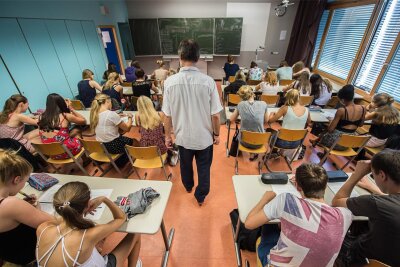 Letzter Schultag: Warum Sachsens Lehrer auf eine faire Neuregelung der bundesweiten Sommerferien pochen - Macht in Sachsen für sechseinhalb Wochen Pause: der Schulunterricht.