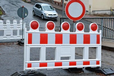 Leubnitz: Vollsperrung wegen Tiefbau, Verkehr fließt anders - Auf monatelange Sperrungen müssen sich die Leubnitzer ab kommenden Montag einrichten. 