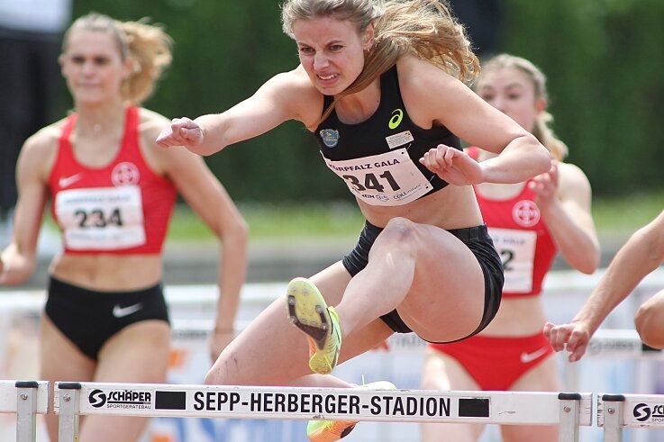 LG-Sprinterin trotz Stress in Bestform - Athletin Anne Weigold blieb bei der Kurpfalz-Gala in Weinheim mit 13,36 Sekunden nur acht Hundertstel hinter ihrer Bestzeit zurück. 