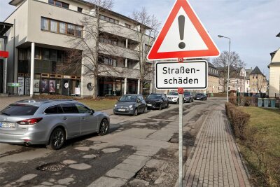 Lichtenstein: Ab Donnerstag Vollsperrungen wegen Mega-Schlaglöchern - Auf einigen Abschnitten der Rudolf-Breitscheid-Straße kann man Schlaglöchern praktisch nicht mehr ausweichen.