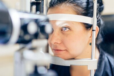 Lichtenstein: Ab Montag mobile Augenuntersuchungen im Rathaus - Augenuntersuchungen wie Augeninnendruck-Messung oder das Bestimmen der Sehschärfe werden nächste Woche in Lichtenstein angeboten. Sie sind kostenpflichtig, können aber Basis für ärztliche Beratung sein.
