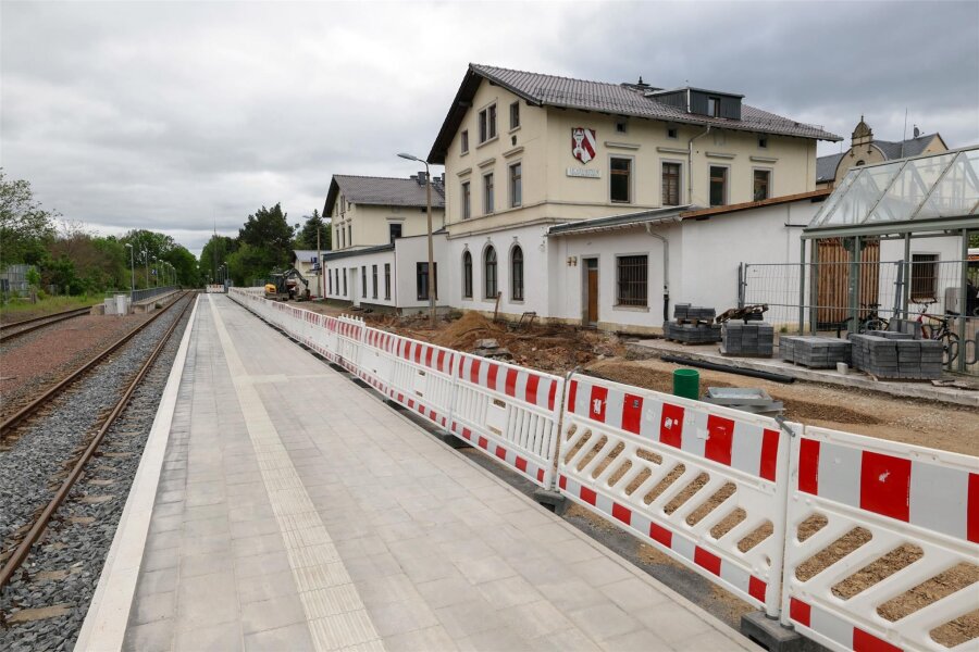 Lichtenstein: Bahn baut Schallschutzmauer wegen Bauarbeiten - Der Bahnsteig 1 des Lichtensteiner Bahnhofes wird in den kommenden Wochen saniert.
