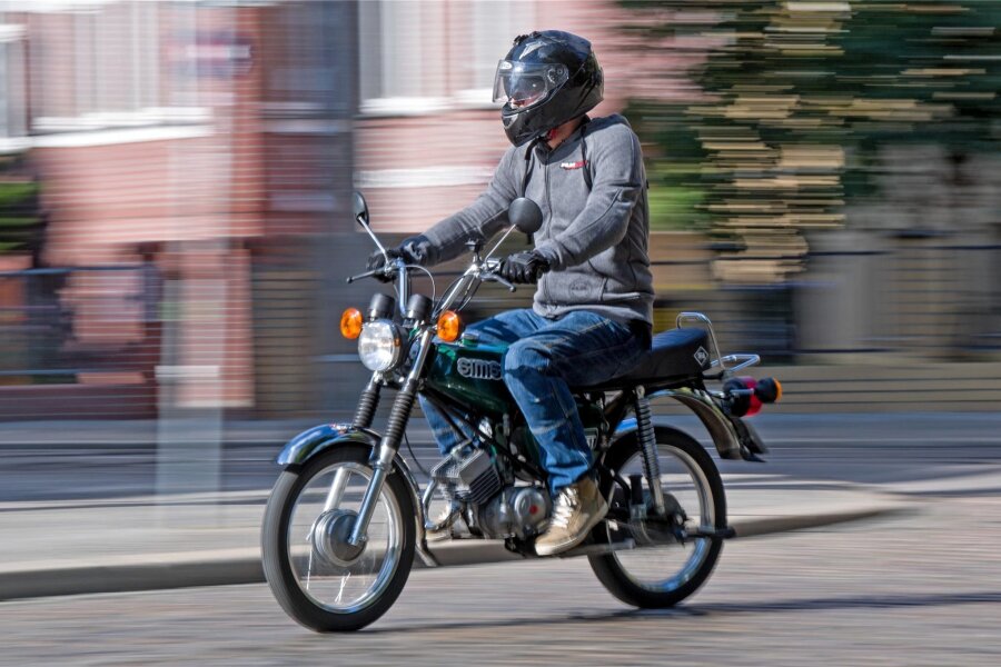 Lichtenstein: Simson S 51 gestohlen - Ein blaues Simson-Moped wurde in Lichtenstein gestohlen.