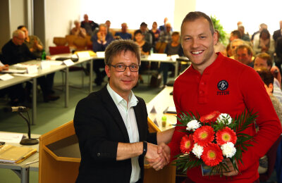Lichtenstein würdigt Nico Ihle - Eisschnellläufer Nico Ihle ist am Montagabend im Lichtensteiner Stadtrat begeistert empfangen worden.