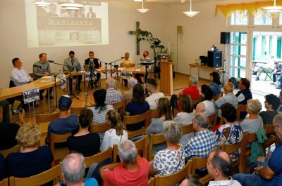 Lichtensteiner Bürgermeisterwahl: Mehr als 100 Besucher zur Wahlarena in Rödlitz - 