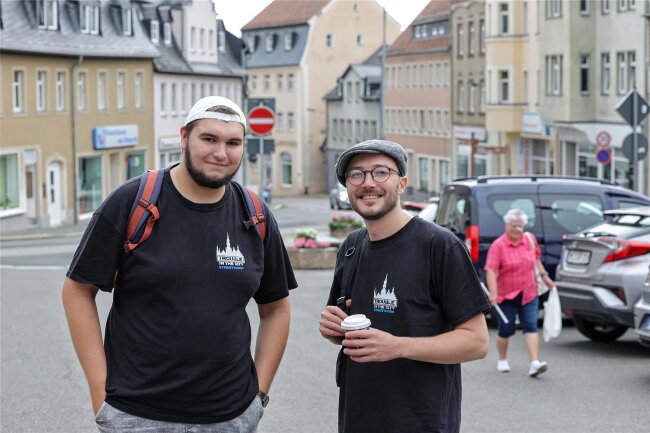Lichtensteins neue Streetworker haben Drogenszene im Blick - Phillip Mothes (links) und Richard Tautenhahn erkunden derzeit noch die Stadt und knüpfen Kontakte. Ihr erklärtes Ziel ist es, einen festen Anlaufpunkt für junge Leute zu schaffen.