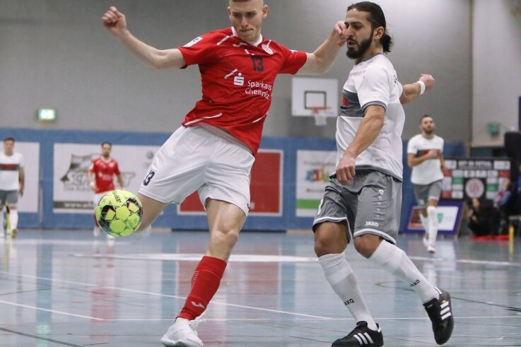 Fabian Schulz (l.) fiebert nach dem Bundesliga-Kantersieg von Samstag nun den Futsal-Länderspielen gegen Tschechien entgegen. 