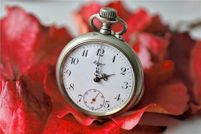 Liebesbeziehung bringt Mann unschuldig auf die Anklagebank - Eine Taschenuhr führte letztlich zur Aufklärung eines verworrenen Kriminalfalls (Symbolbild). 