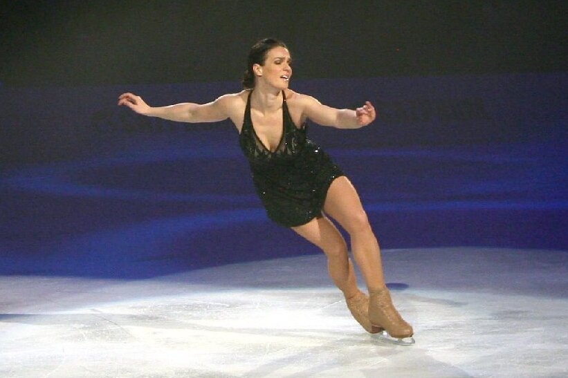 Eiskunstläuferin Katarina Witt in Aktion, hier bei ihrer Abschiedstournee 2007 in Berlin. 