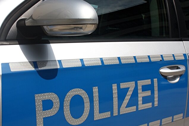 Limbach-Oberfrohna: Bus mit Softair-Gewehr beschossen - 