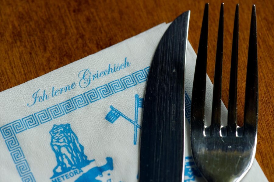 Limbach-Oberfrohna: Griechisches Lokal büßt Teile des Mobiliars ein - In Limbach-Oberfrohna wurden einem griechischen Restaurant mehrere Stühle und Tische gestohlen.