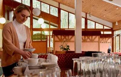 Limbach-Oberfrohna: Hotel und Restaurant Bock startet als Schneiderlein neu durch - Die 29-jährige Lena Schneider ist die neue Besitzerin des früheren Limbach-Oberfrohnaer Hotels und Restaurants "Bock", das sie auf den Namen "Schneiderlein" umgetauft hat.