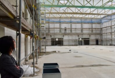 Limbach-Oberfrohna: Neue Sporthalle wird nicht nur am Gymnasium herbeigesehnt - Innen wird sich die neue Halle in der Mitte zweiteilen lassen.