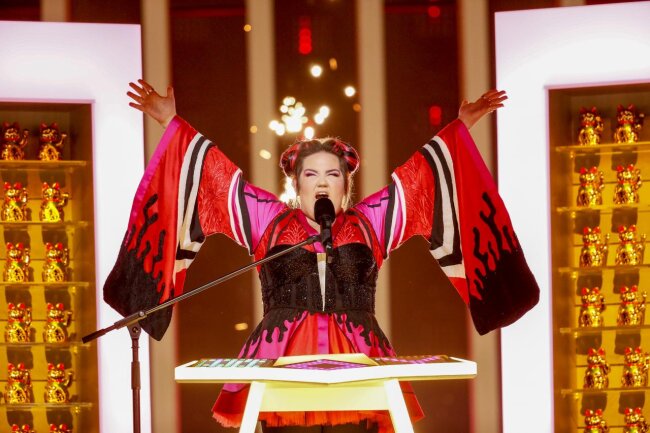 Live-Ticker zum Nachlesen: Netta aus Israel gewinnt den Eurovision Song Contest 2018 - Michael Schulte wird Vierter! - Netta aus Israel gewinnt den 63. Eurovision Song Contest in Lissabon.