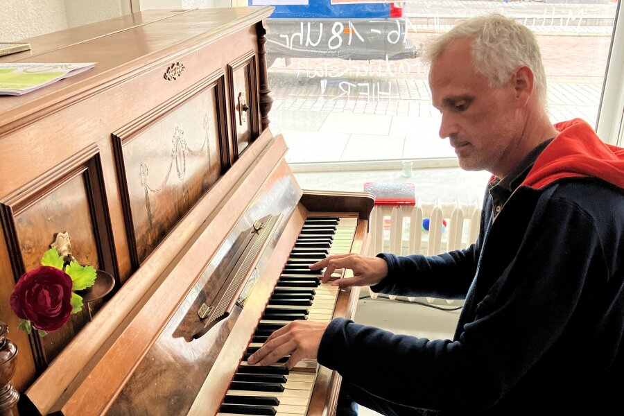 Ein öffentliches Klavier gibt es jetzt in Mittweida. 