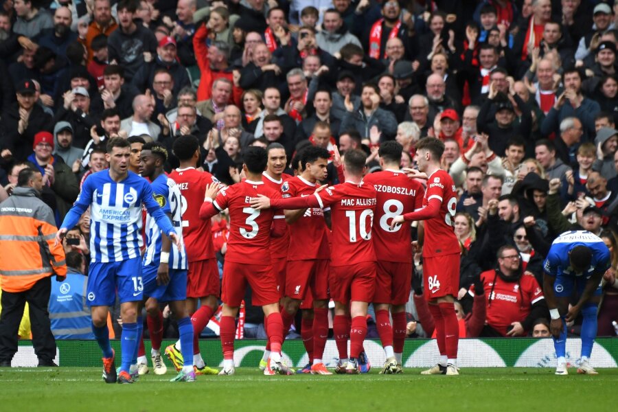 Liverpool neuer Spitzenreiter - City gegen Arsenal torlos - Liverpool setzte sich mit 2:1 gegen Brighton durch.