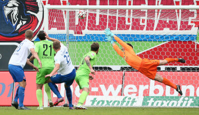 Liveticker: Aue muss nach einem 2:2 absteigen - Heidenheims Treffer zum 1:0.