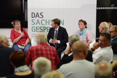 Liveticker: Bürgerdialog und Protest in Chemnitz - Michael Kretschmer im Gespräch mit Chemnitzern.