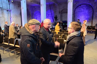 Liveticker: Das Geschehen zum Merkel-Besuch in Chemnitz - Teilnehmer der Leserdebatte im Gespräch mit "Freie Presse"-Chefredakteur Torsten Kleditzsch.