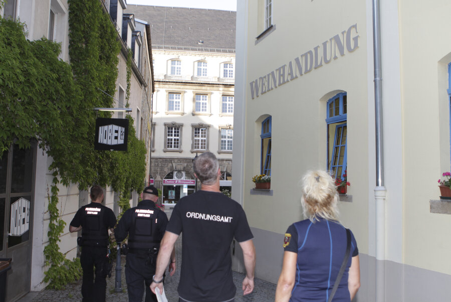 Liveticker: Evakuierung nach Bombenfund in Plauen abgeschlossen - Etwa 4000 Menschen mussten ihre Wohnungen verlassen.