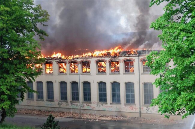 Liveticker: Großbrand in Chemnitzer Gießerei - Explosionsgefahr gebannt - Die Gießerei befindet sich in der Nähe der Schönherrfabrik.