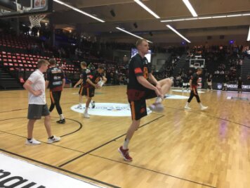 Liveticker: Niners vergeben erste Chance auf Aufstieg in Basketball-Bundesliga - Gute Nachrichten aus dem Lager der Niners. Alle Mann sind fit.