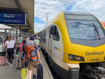 Liveticker zum 9-Euro-Ticket-Test: Bahnreisende werden in Nürnberg gebeten, Alternativen zum RE zu nutzen - 