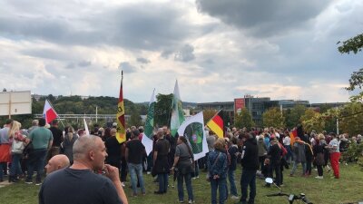 Liveticker zum Protest in Plauen: Wieder demonstrieren Tausende - Protestierende in Plauen am 25. September.