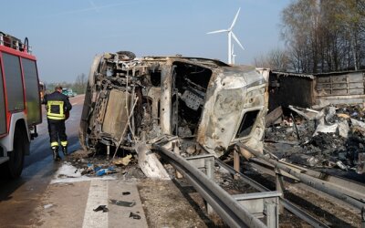 Lkw-Fahrer stirbt bei Unfall auf A14 bei Leisnig - 