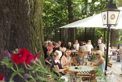 Biergärten dürfen ab Samstag im Vogtland wieder öffnen.