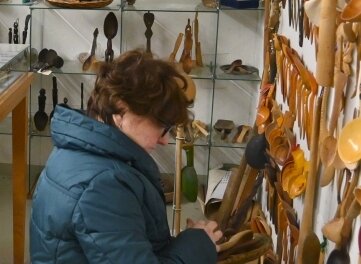 Löffel aus aller Welt bereichern Fundus - Kerstin Jahn und ihre Mitstreiter vom Heimatverein Neudorf haben derzeit viel mit Löffel-Exponaten zu tun.