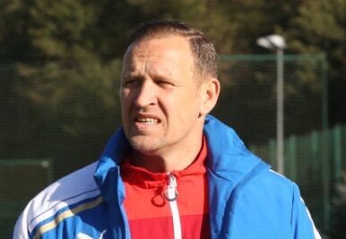 Lößnitz fährt zuhause drei ganz wichtige Zähler ein - Enrico Kern - Trainer des FC Lößnitz